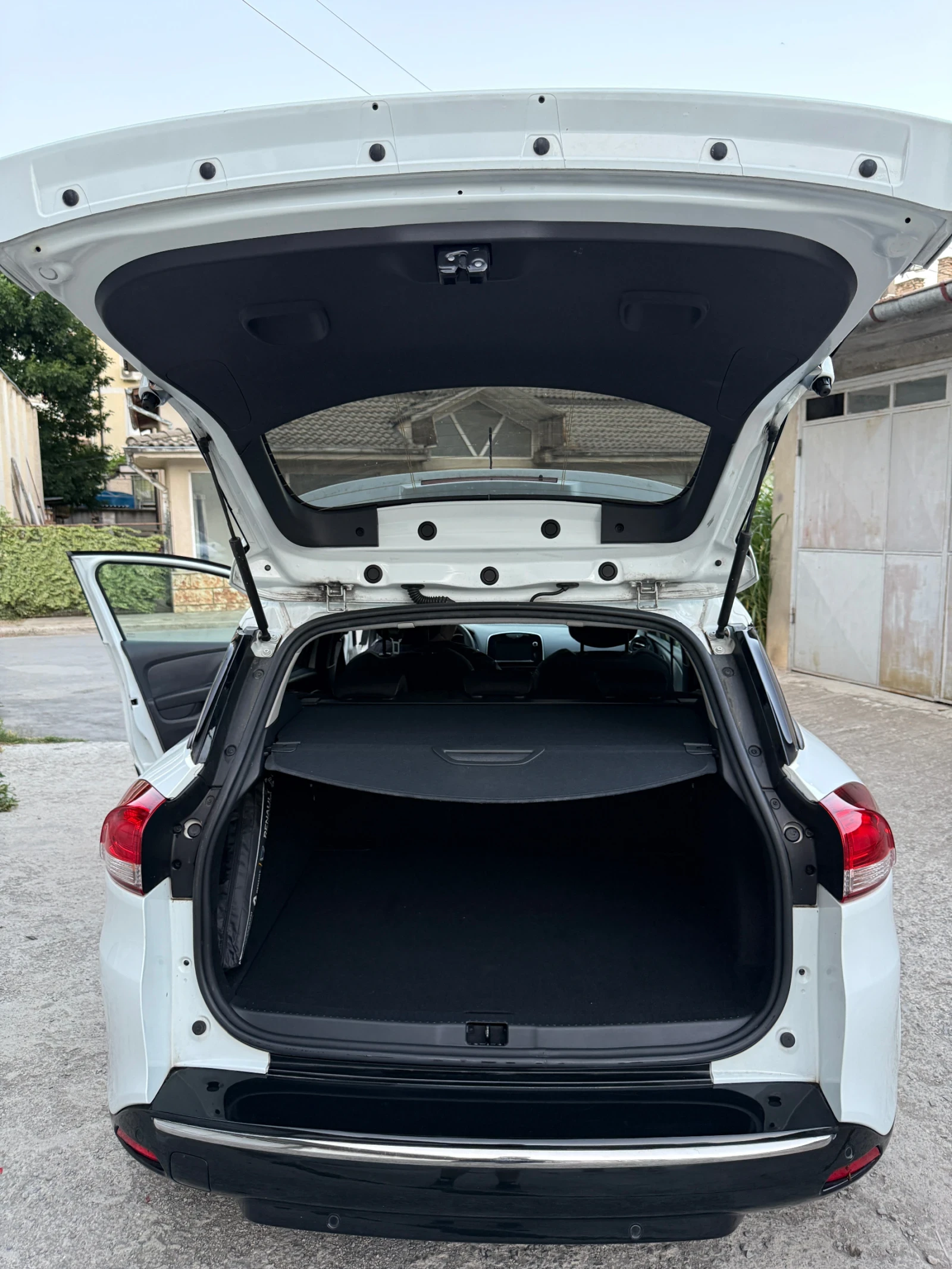 Renault Clio, снимка 11 - Автомобили и джипове - 55787815