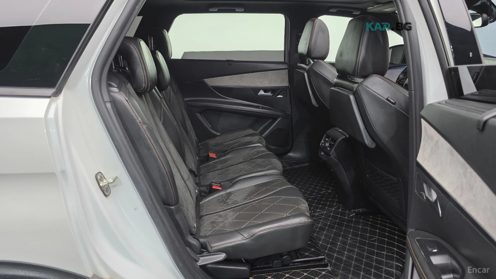 Peugeot 5008 * GT* 360* ПАНО* KEYLESS* Camera* ПОДГРЕВ* , снимка 11 - Автомобили и джипове - 55134049