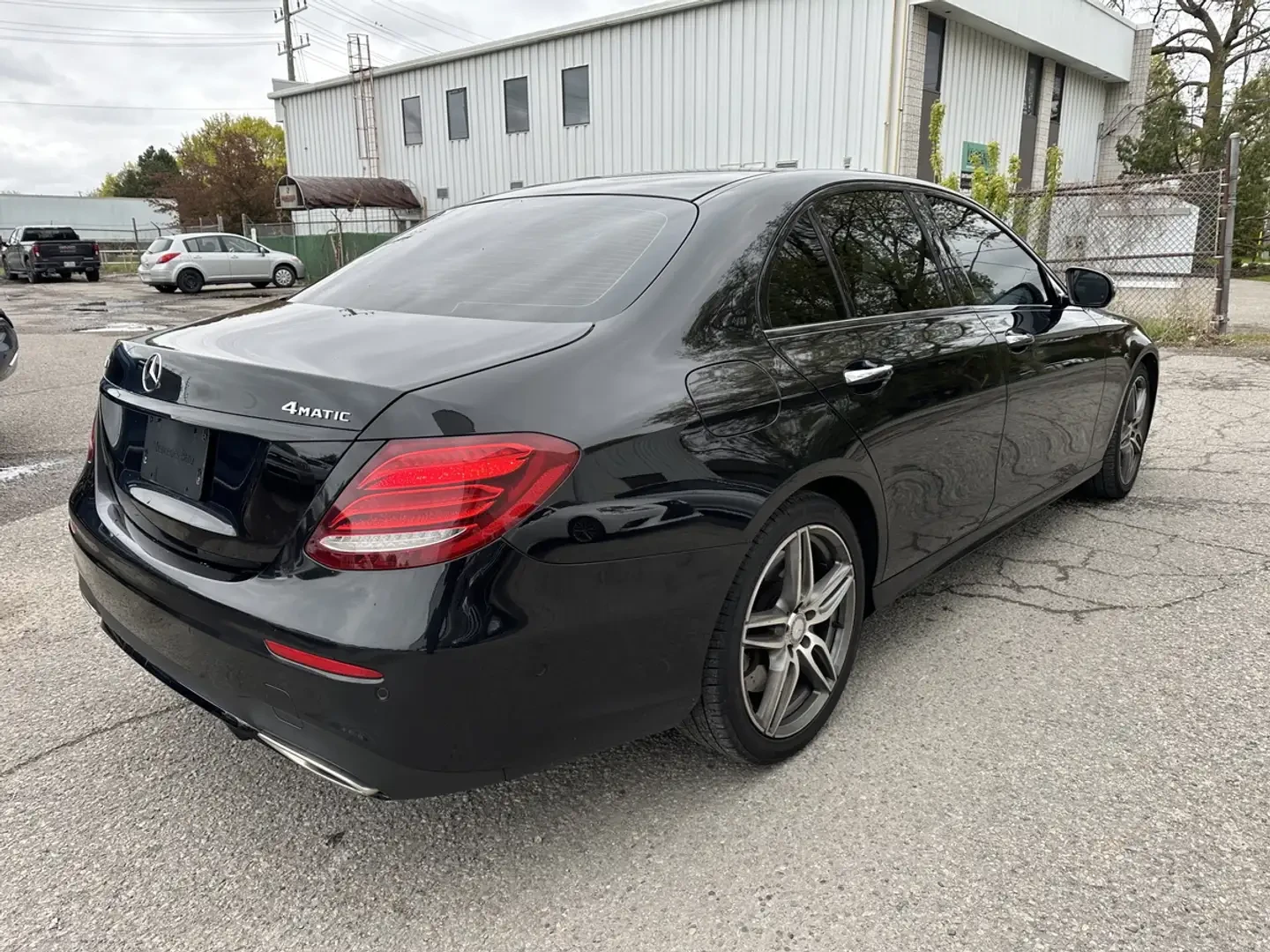 Mercedes-Benz E 400 AMG* 4matic* Burmester* Без инциденти* Brown Int., снимка 4 - Автомобили и джипове - 55614781