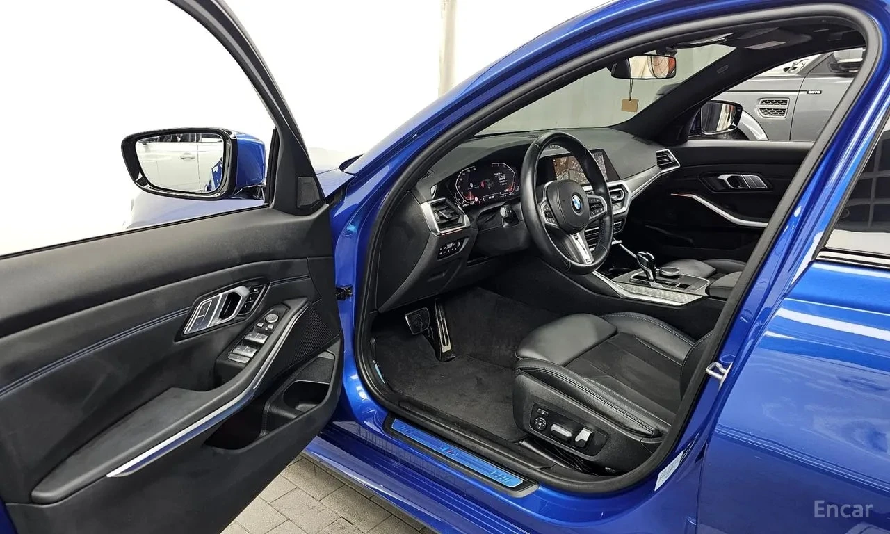 BMW 320 * 320i M Sport * АВТОКРЕДИТ БЕЗ ПЪРВОНАЧАЛНА* , снимка 10 - Автомобили и джипове - 55977962