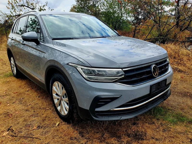 VW Tiguan 2.0D Avtomat  на 40000км. НОВ НОВ , снимка 5 - Автомобили и джипове - 47078380