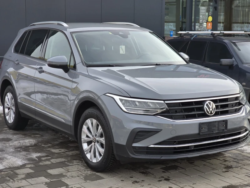 VW Tiguan 2.0D Avtomat  на 40000км. НОВ НОВ , снимка 1 - Автомобили и джипове - 47078380