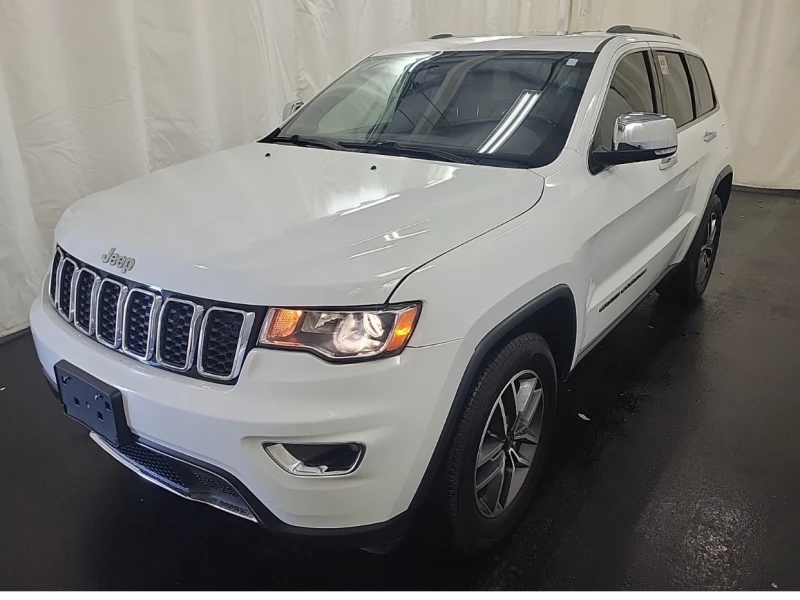 Jeep Grand cherokee ALPINE Music* Подгрев* Обдухване* Камери, снимка 1 - Автомобили и джипове - 48017094