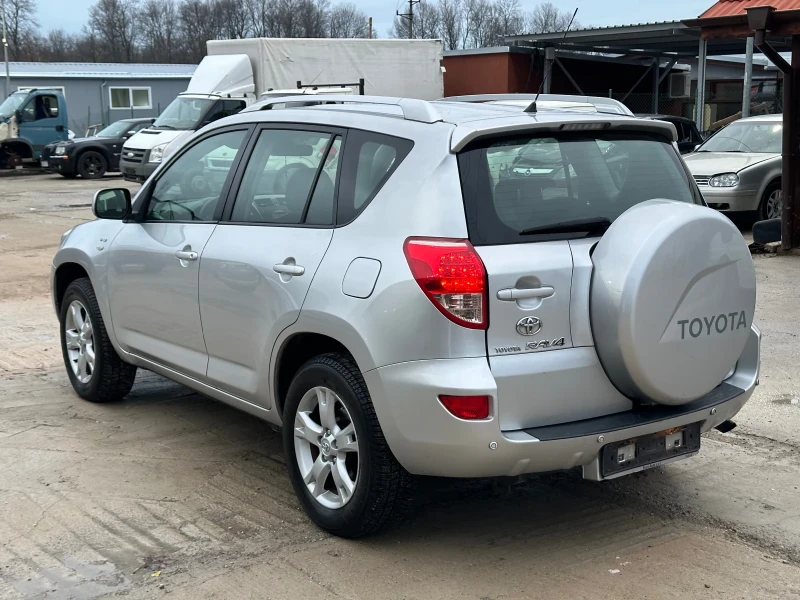 Toyota Rav4 2.2D4d, снимка 6 - Автомобили и джипове - 48319317