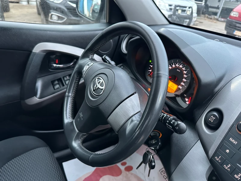 Toyota Rav4 2.2D4d, снимка 10 - Автомобили и джипове - 48319317