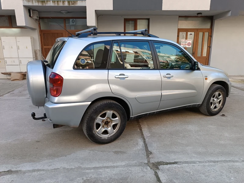 Toyota Rav4 2.0 D4D, снимка 2 - Автомобили и джипове - 52672576