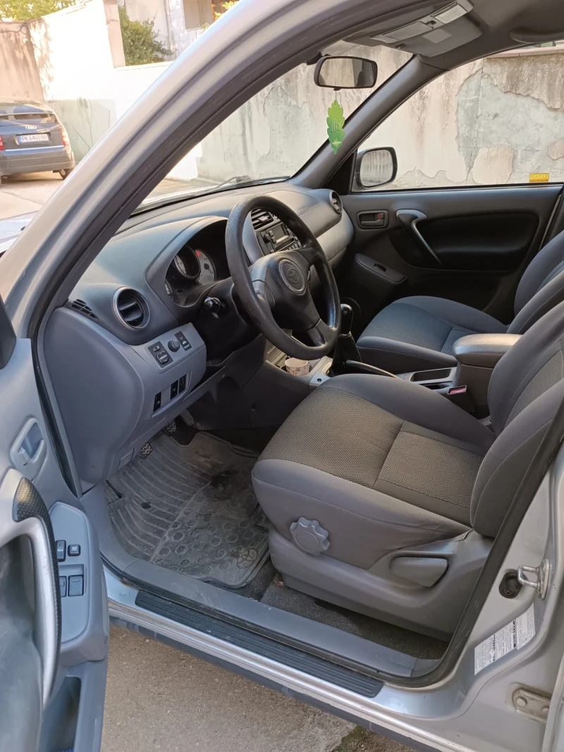 Toyota Rav4 2.0 D4D, снимка 6 - Автомобили и джипове - 52672576