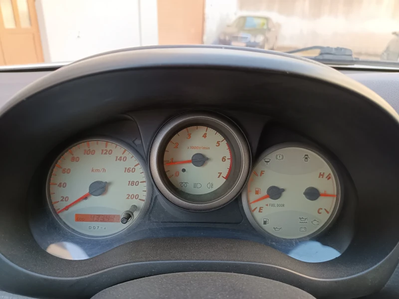 Toyota Rav4 2.0 D4D, снимка 11 - Автомобили и джипове - 52672576