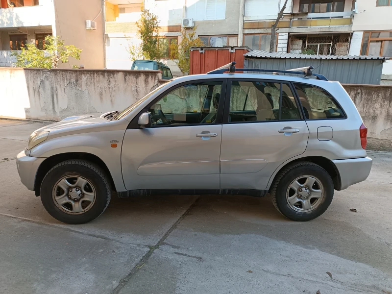Toyota Rav4 2.0 D4D, снимка 5 - Автомобили и джипове - 52672576