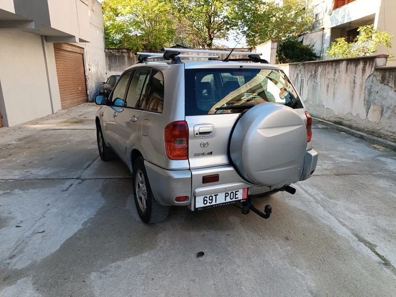 Toyota Rav4 2.0 D4D, снимка 3 - Автомобили и джипове - 52672576