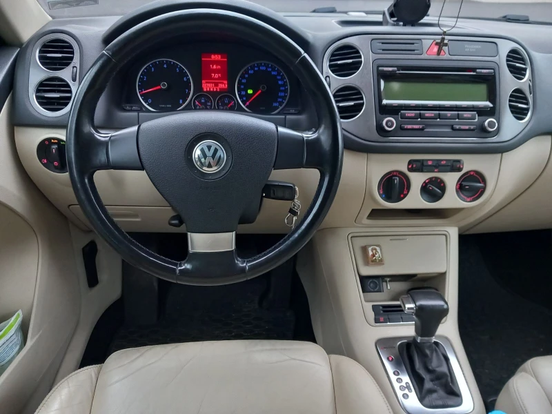 VW Tiguan, снимка 14 - Автомобили и джипове - 53224370