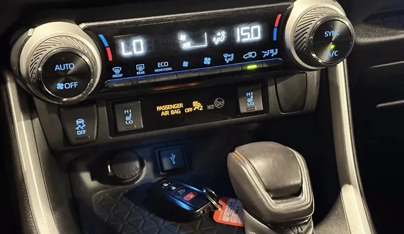 Toyota Rav4 XSE Hybrid AWD, снимка 14 - Автомобили и джипове - 55942507