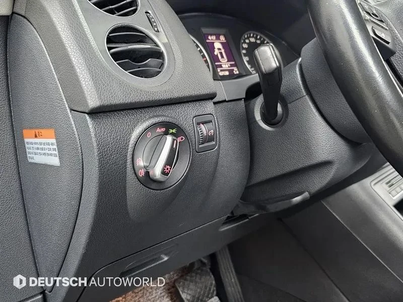 VW Tiguan, снимка 16 - Автомобили и джипове - 56688141