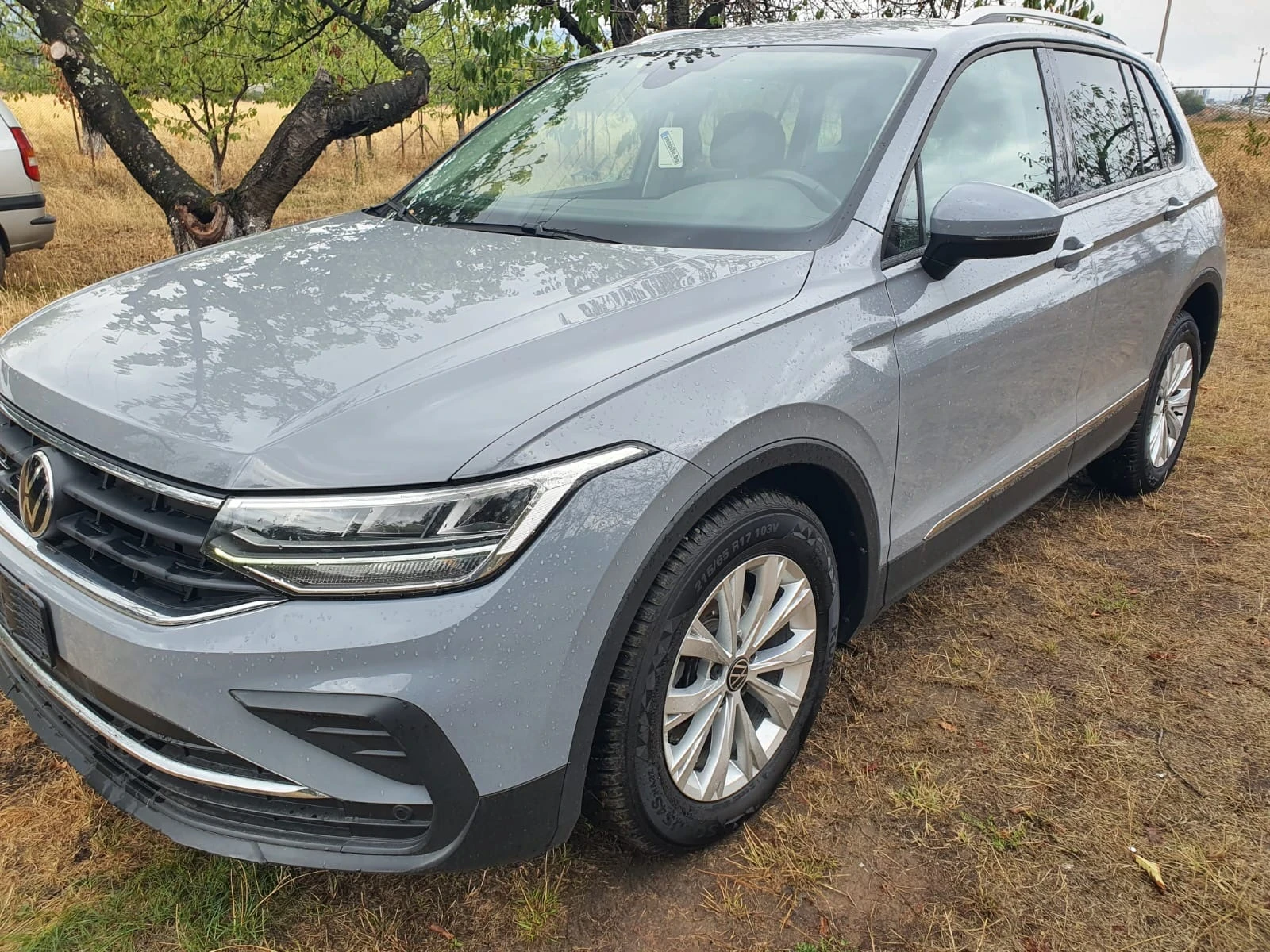 VW Tiguan 2.0D Avtomat  на 40000км. НОВ НОВ  - изображение 8