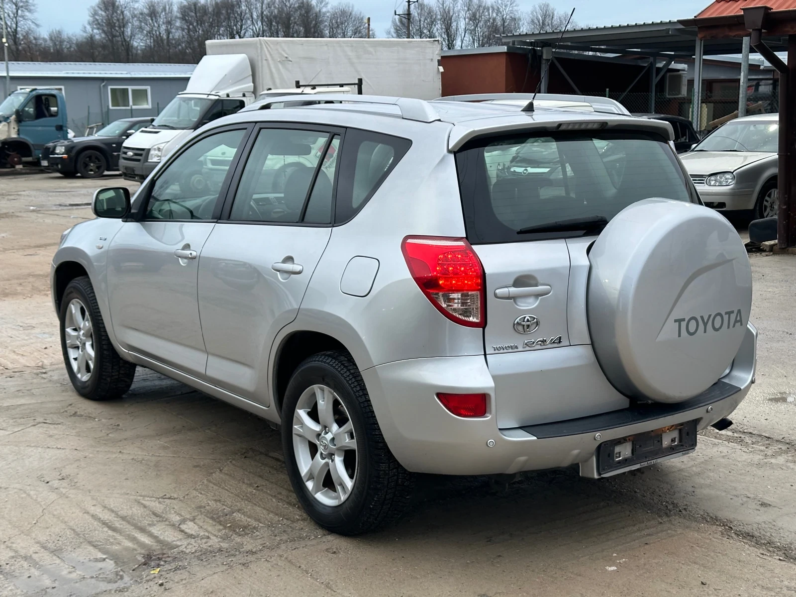 Toyota Rav4 2.2D4d - изображение 6