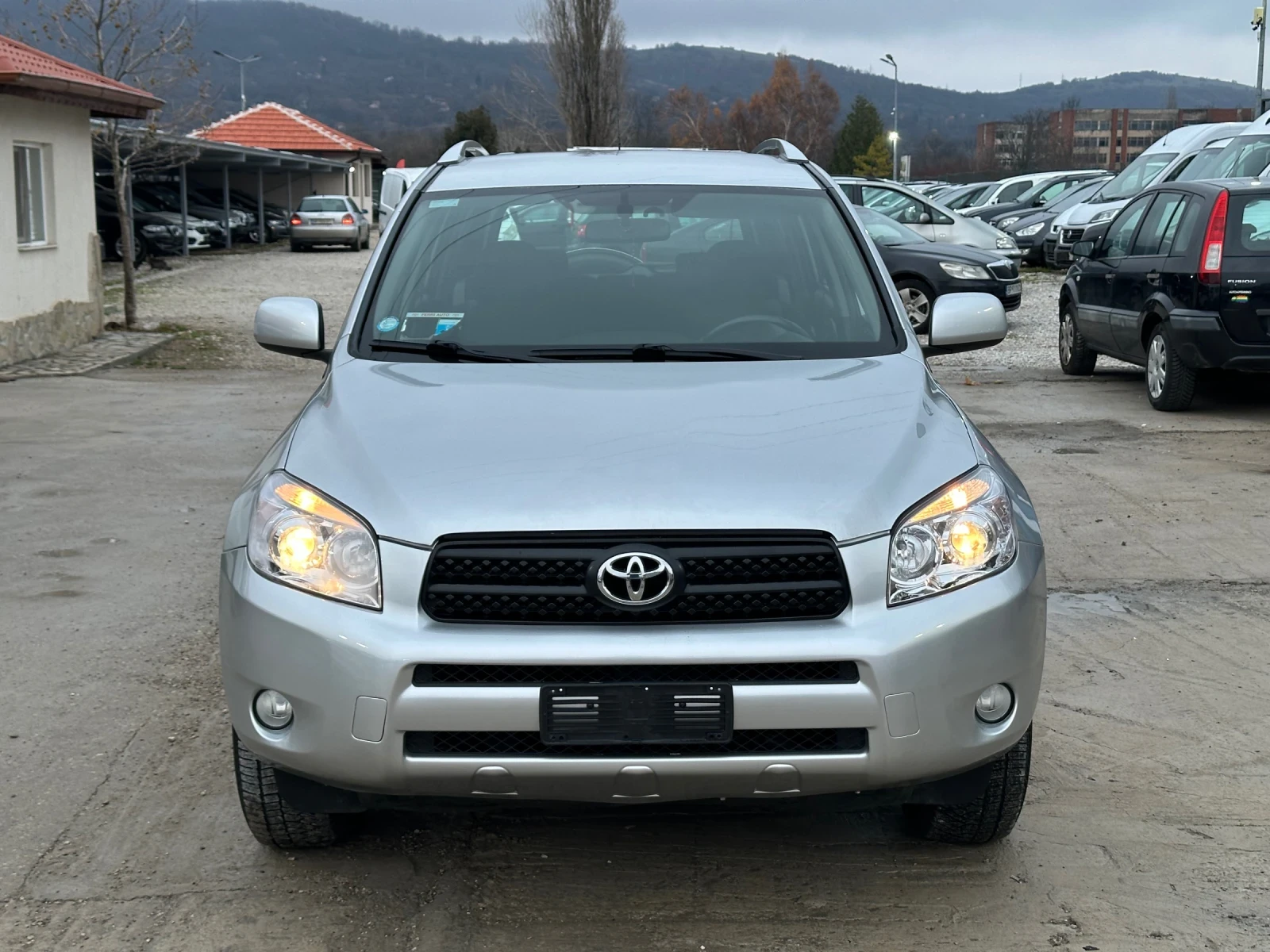 Toyota Rav4 2.2D4d - изображение 2