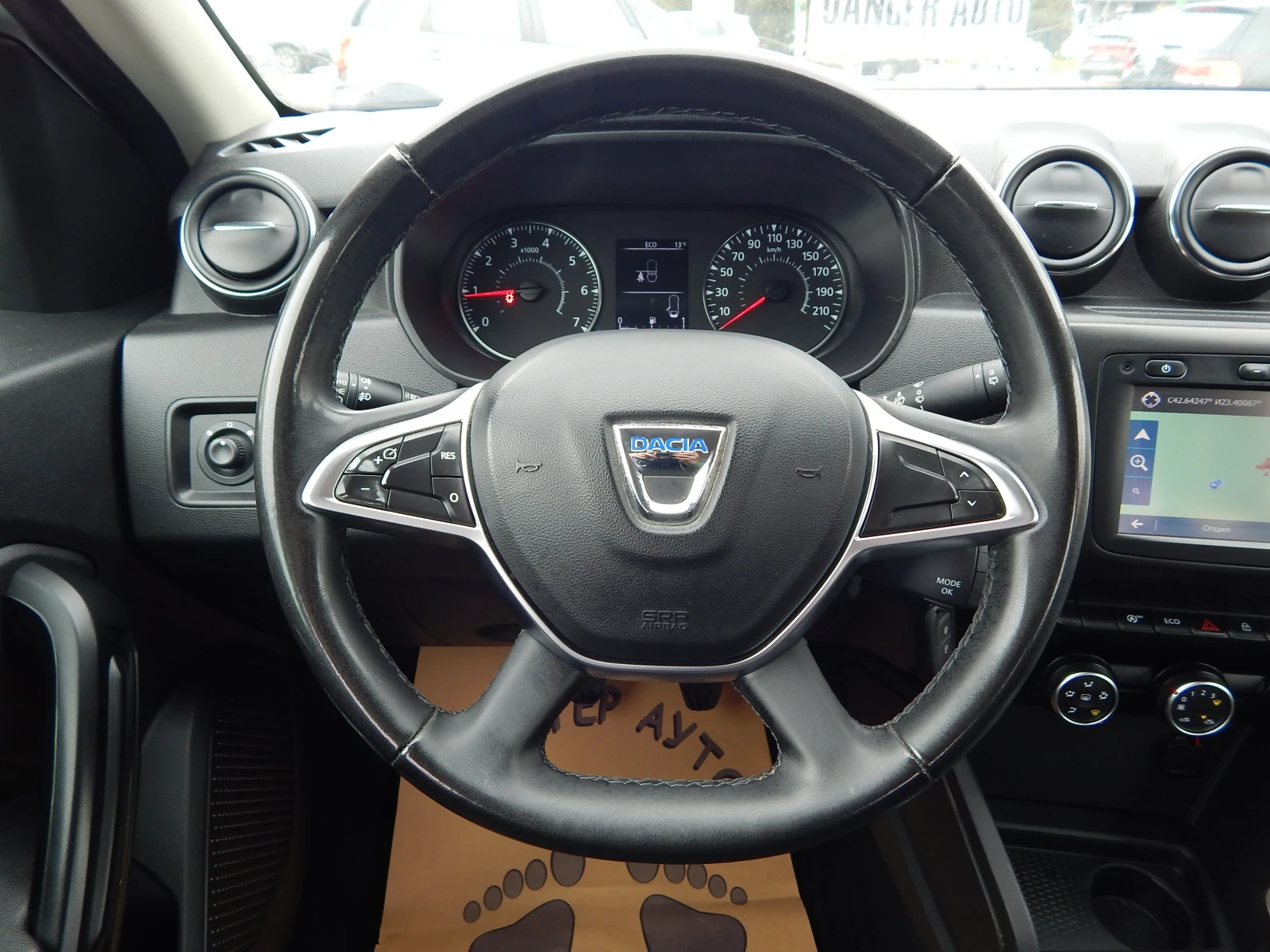 Dacia Duster 1.5DCI* ПЕРФЕКТНА*  - изображение 10