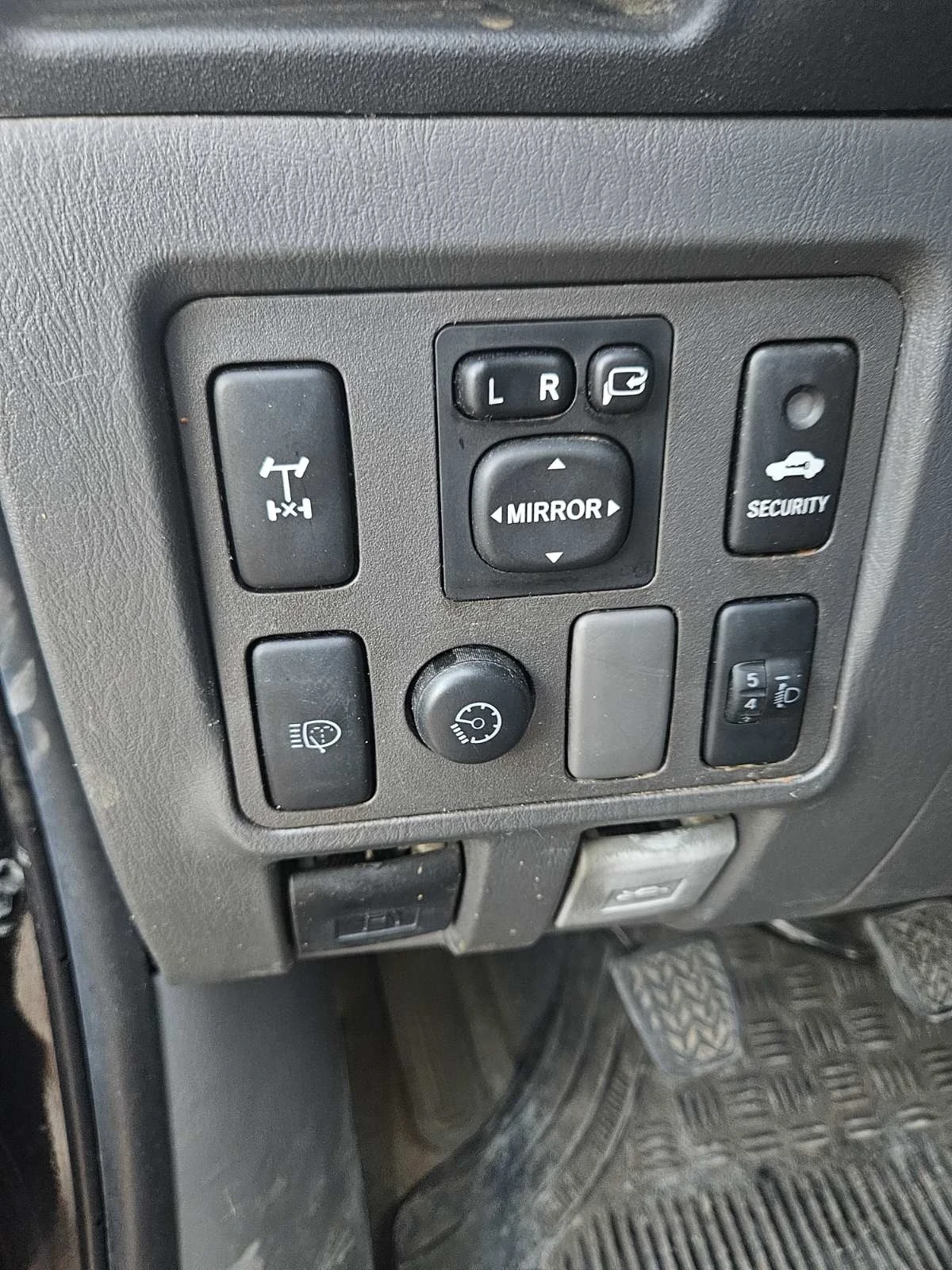 Toyota Hilux  - изображение 8