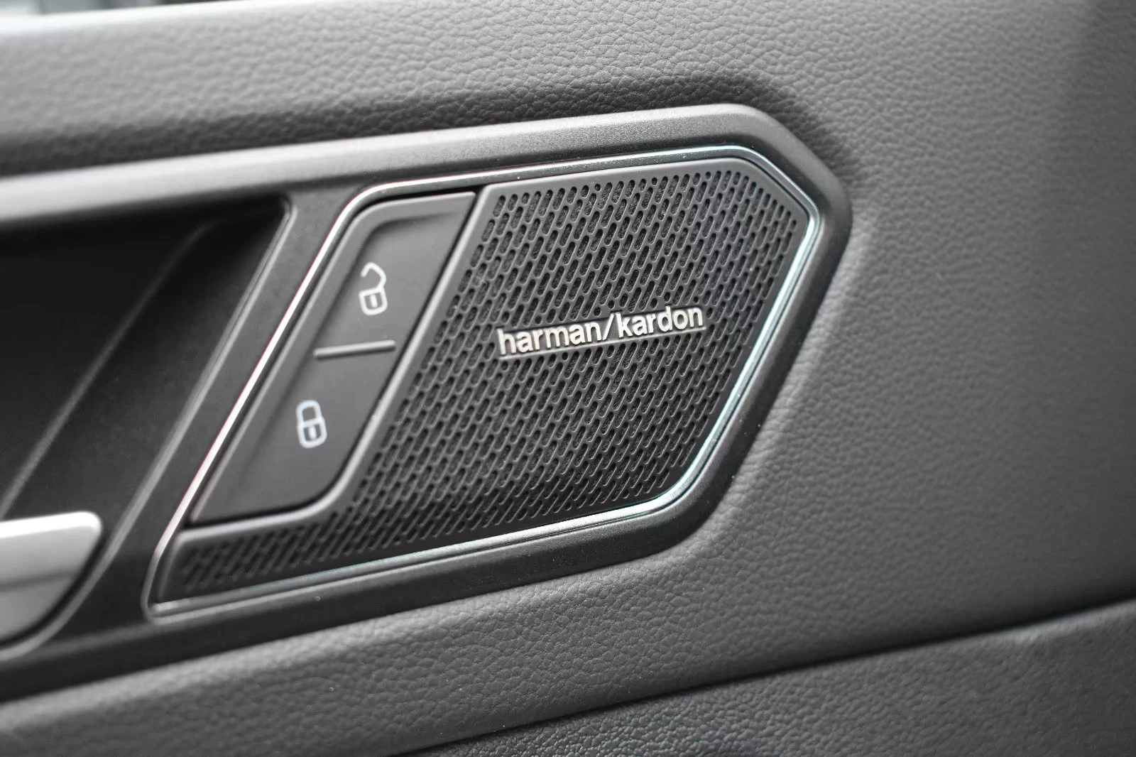 VW Tiguan 2.0TDI/R-LINE/150HP/DSG/ACC/AMBI/CPLAY/H&K/790f | Mobile.bg   14