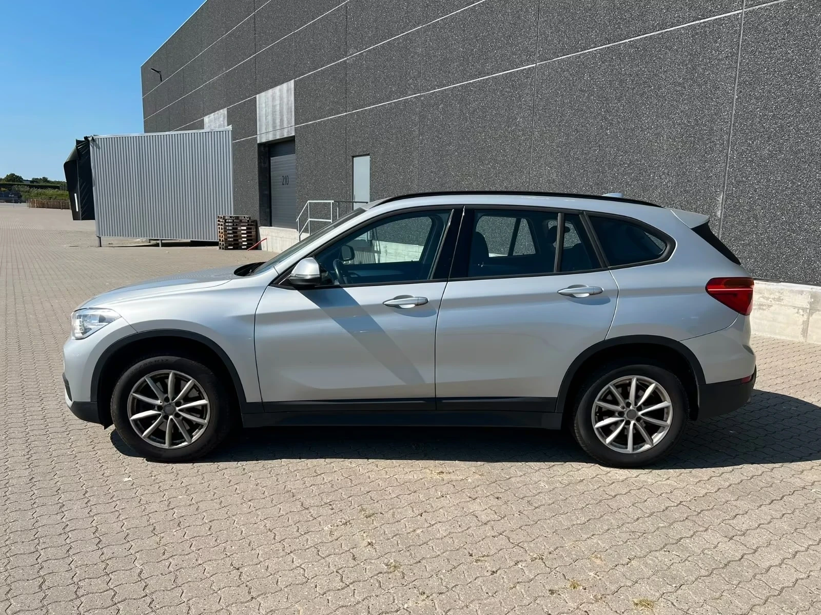 BMW X1 2.0d sDrive Steptronic - изображение 3