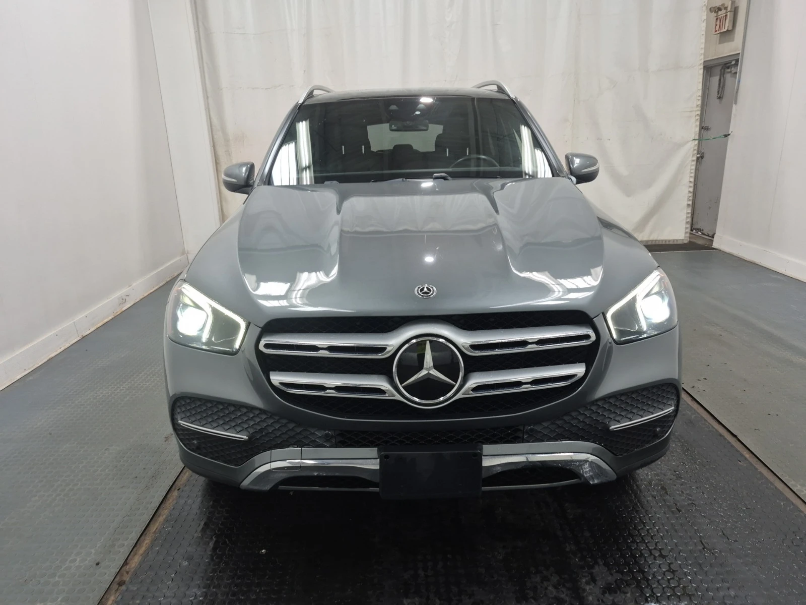 Mercedes-Benz GLE 350 * * CARFAX * * АВТО КРЕДИТ * * , снимка 2 - Автомобили и джипове - 54002103