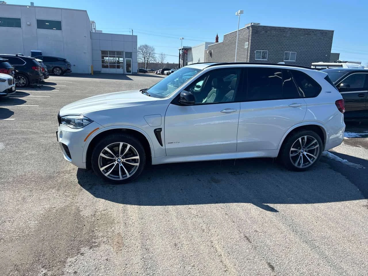 BMW X5 * xDrive40e * ДИСТРОНИК * 360 * ОБДУХВАНЕ * H/K, снимка 2 - Автомобили и джипове - 54141571