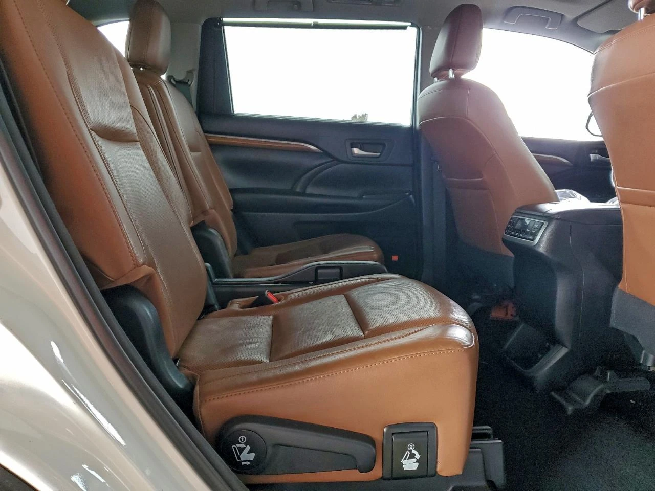 Toyota Highlander 3.5l Hybrid Limited Platinum, снимка 11 - Автомобили и джипове - 54883201