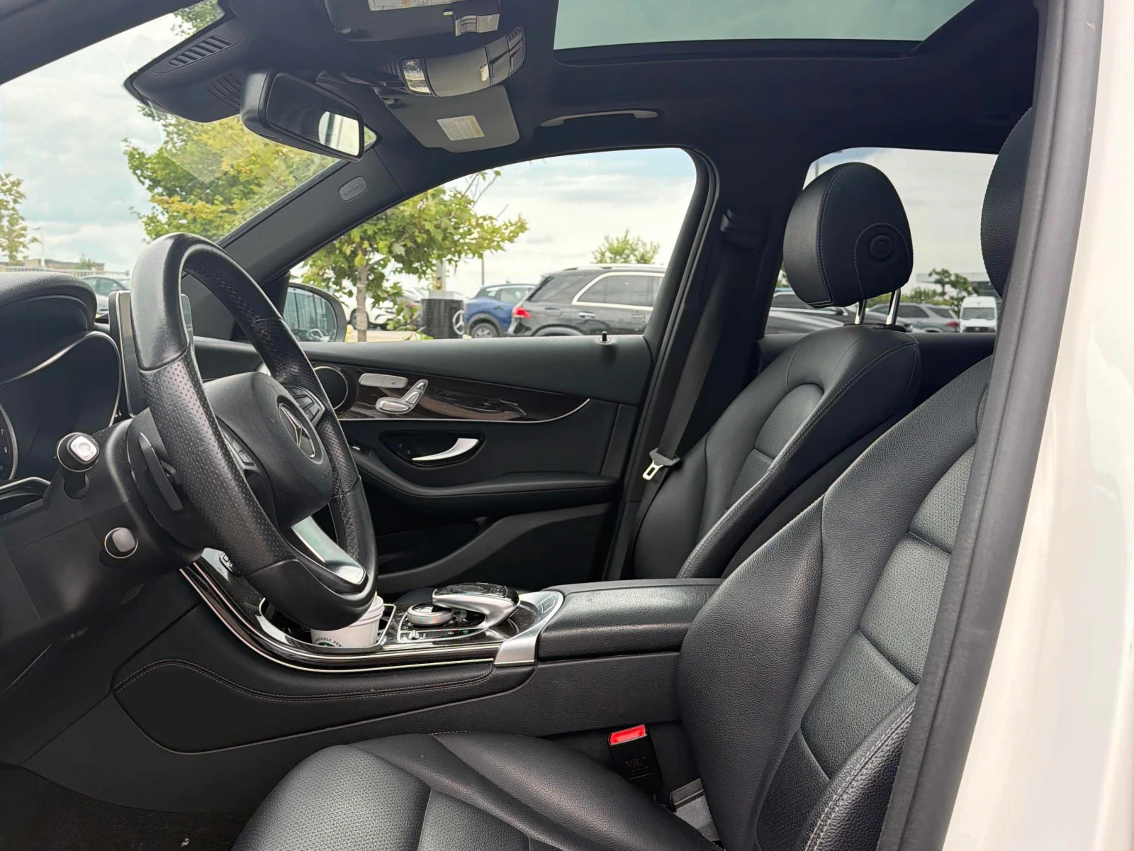 Mercedes-Benz GLC 300 4MATIC * ГЛАВНО ПРЕДСТАВИТЕЛСТВО НА MERCEDES* , снимка 11 - Автомобили и джипове - 55979641