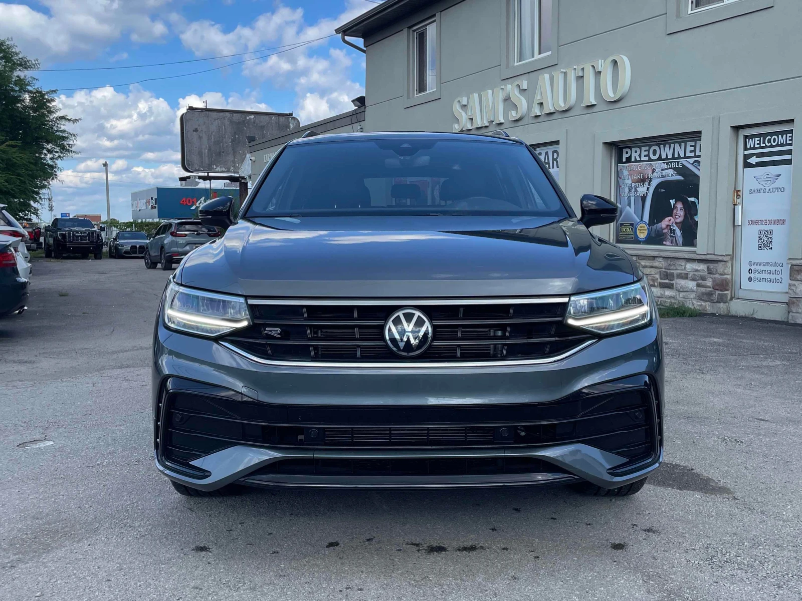 VW Tiguan * Comfortline R Line Black Edition * CARFAX * , снимка 6 - Автомобили и джипове - 56030289