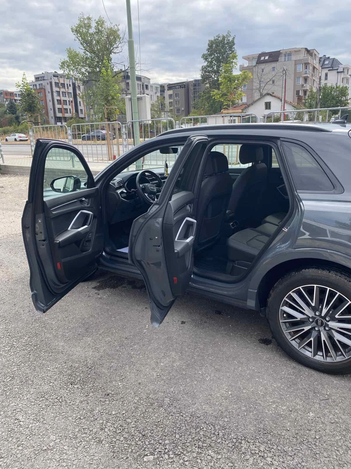 Audi Q3 40 TFSI Quattro Premium+ Black Optic, снимка 15 - Автомобили и джипове - 56200778