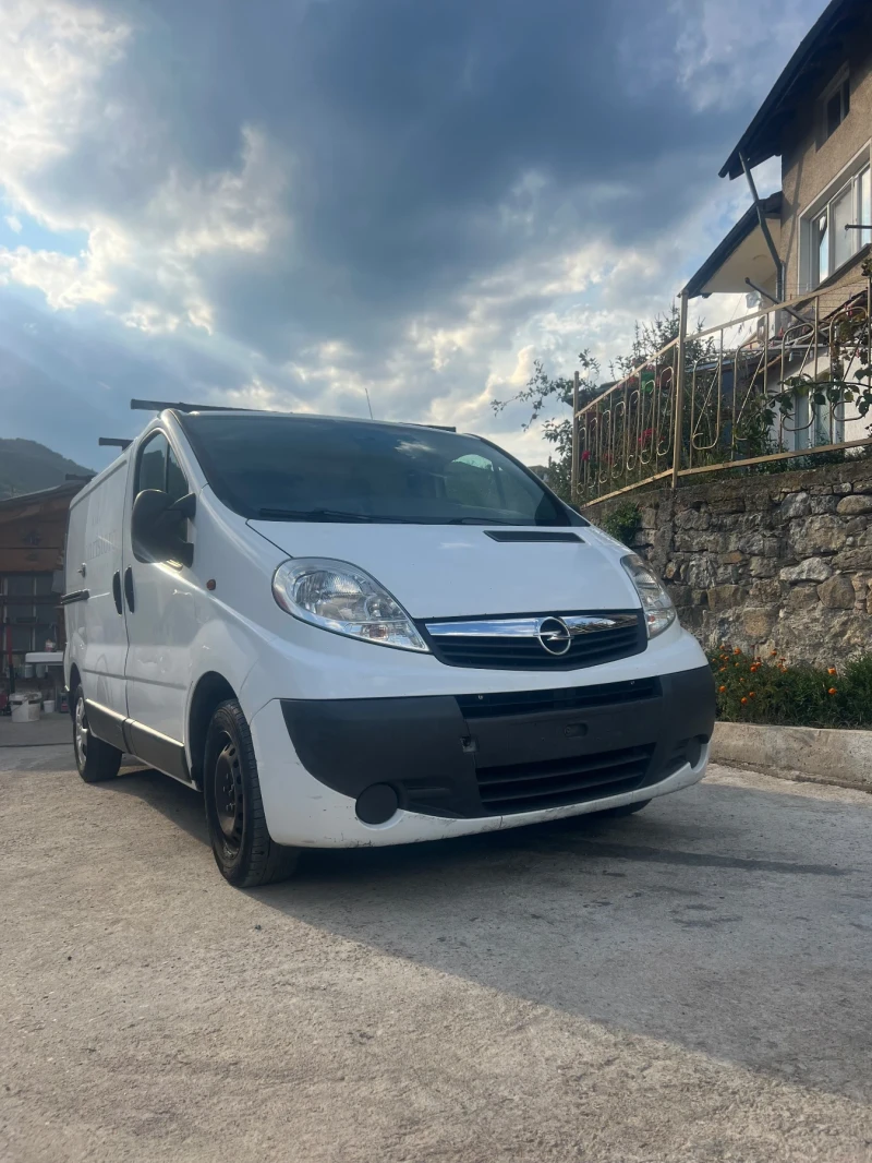 Opel Vivaro, снимка 1 - Бусове и автобуси - 47461560