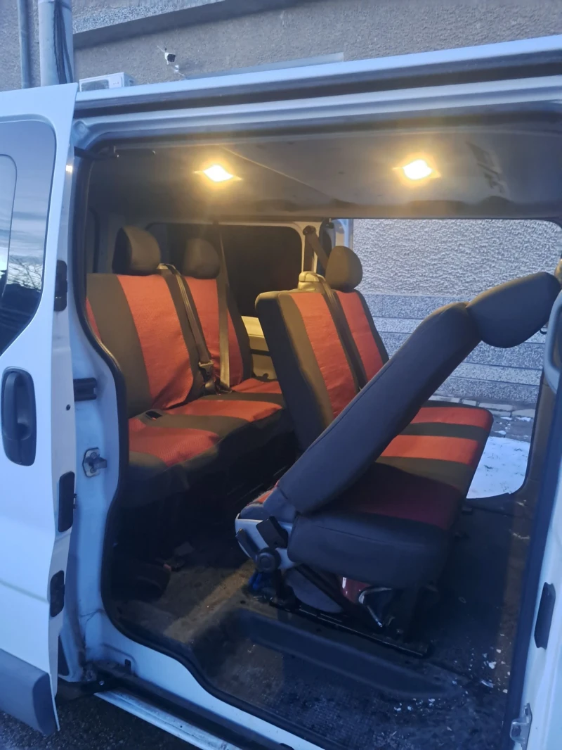 Renault Trafic, снимка 9 - Бусове и автобуси - 52892433
