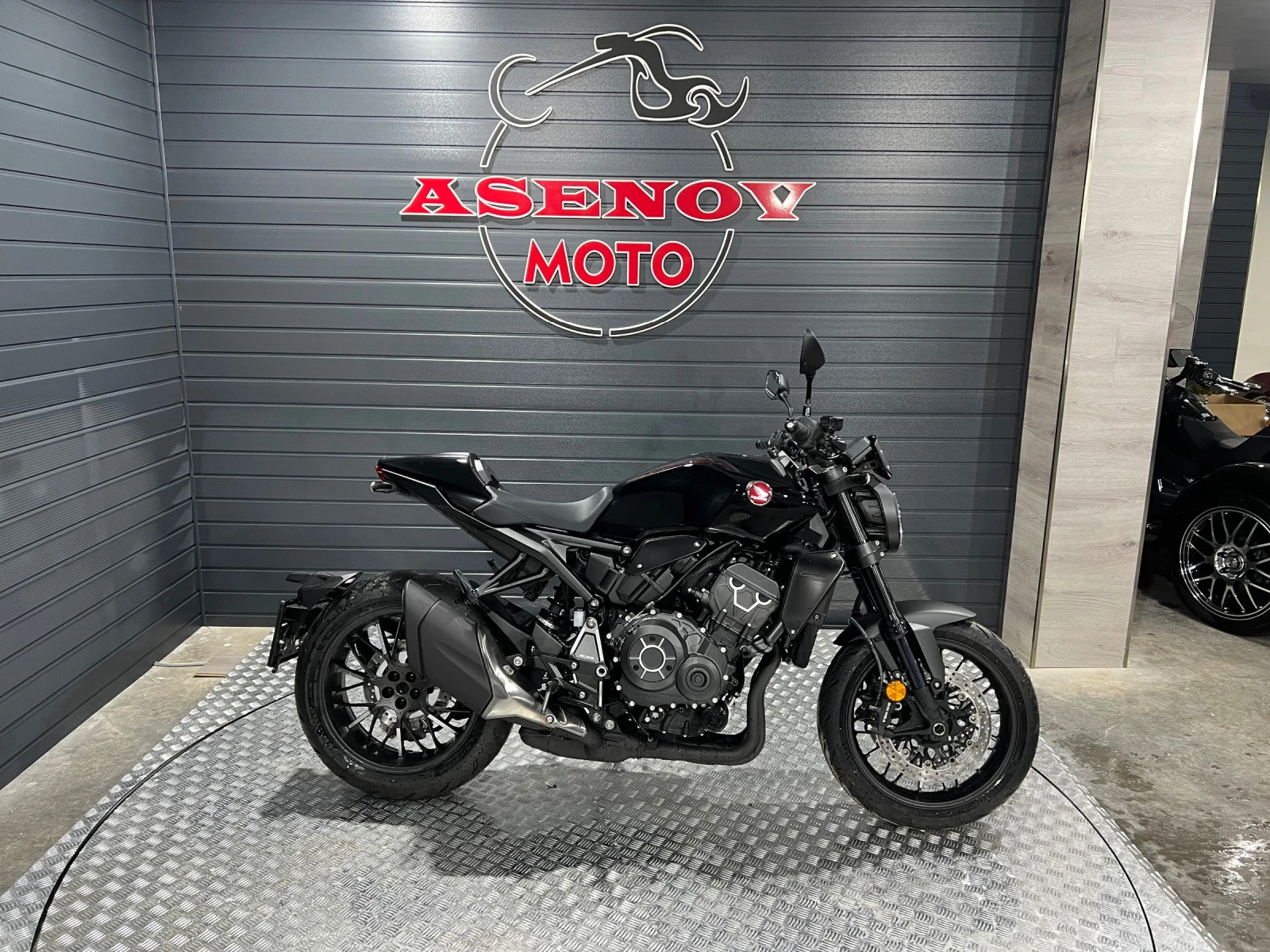 Honda Cb BLACK EDITION - изображение 8