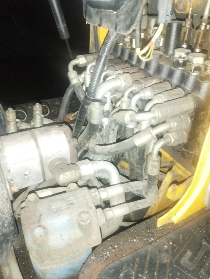 Багер JCB 8010, снимка 6 - Индустриална техника - 53236275