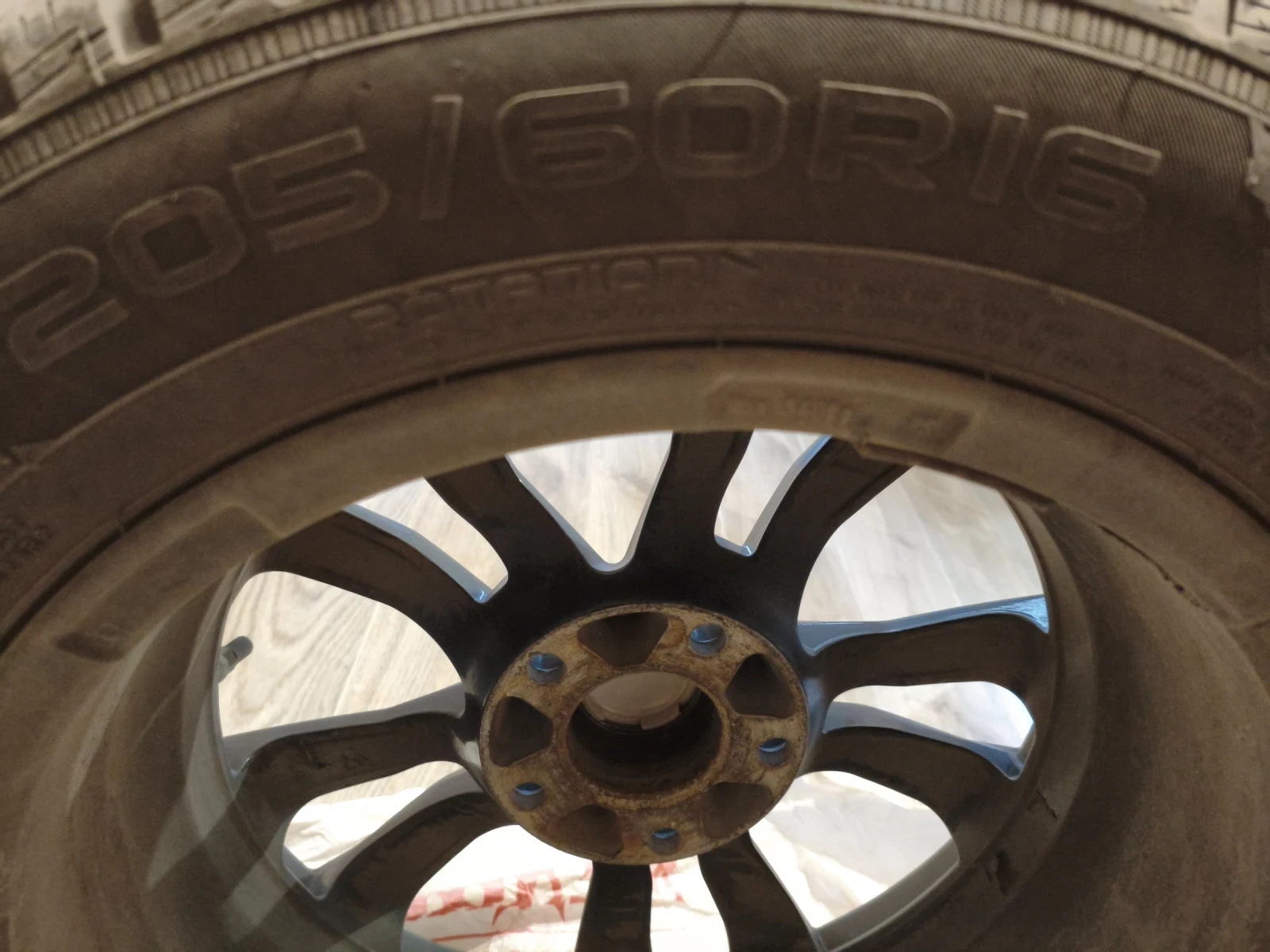 Гуми Зимни 205/60R16, снимка 7 - Гуми и джанти - 56336969
