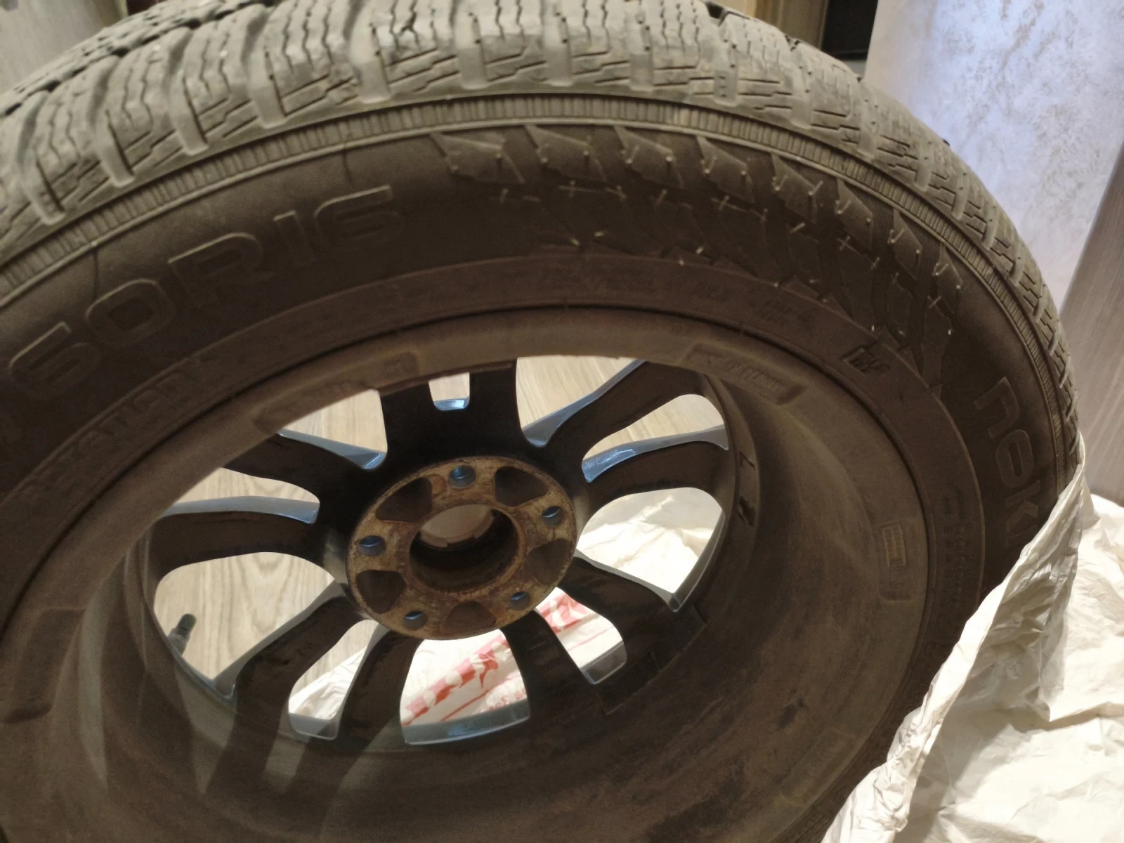 Гуми Зимни 205/60R16, снимка 6 - Гуми и джанти - 56336969