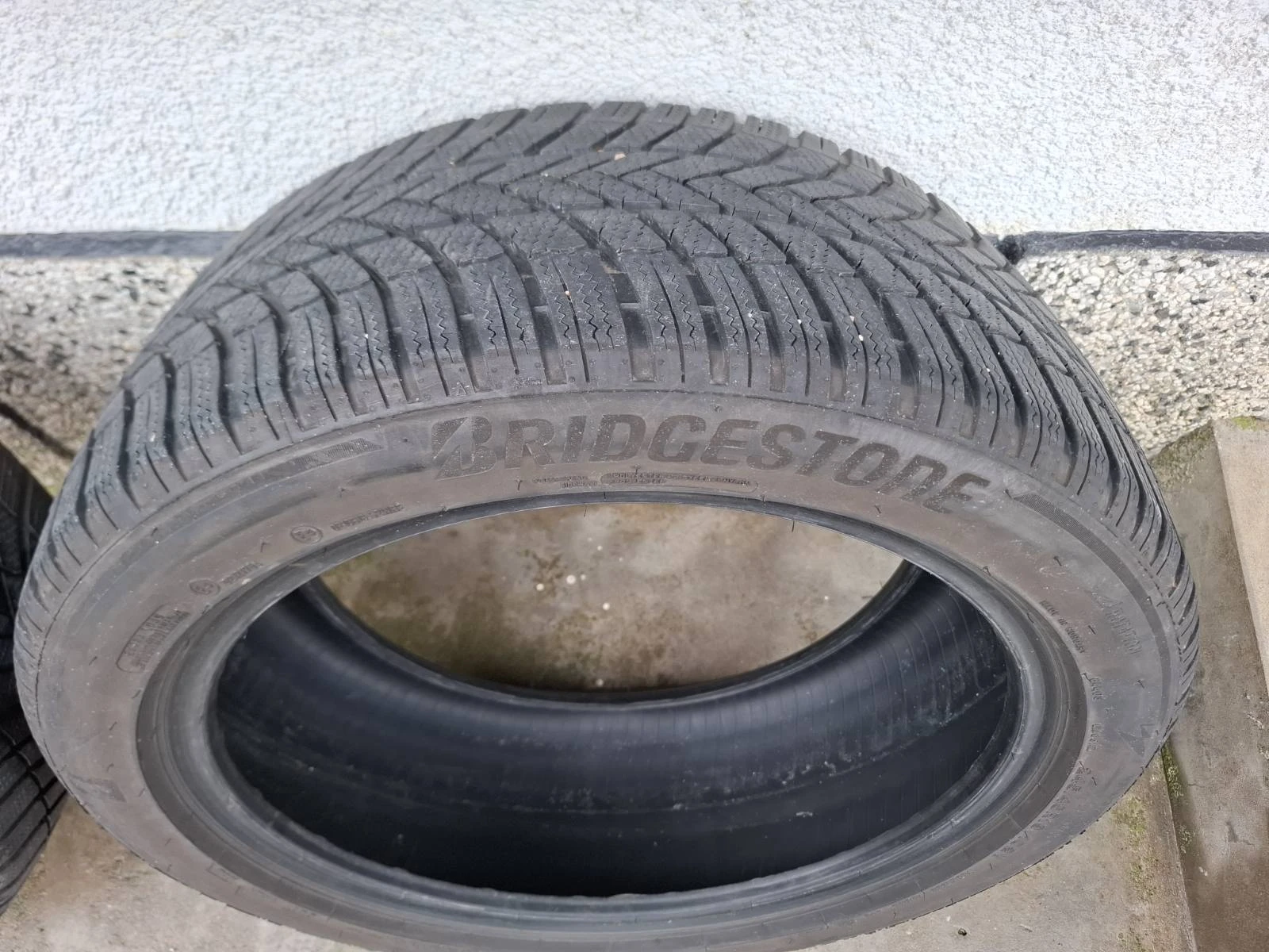 Гуми Зимни 245/45R19
