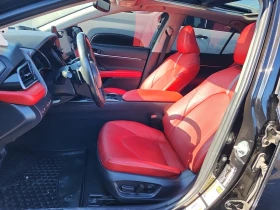 Toyota Camry * XSE* Aвтокредит* Пълна сервизна история* , снимка 8