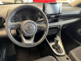 Toyota Yaris 1.5 HYBRID Fancy CVT, снимка 8 - Автомобили и джипове - 44759630