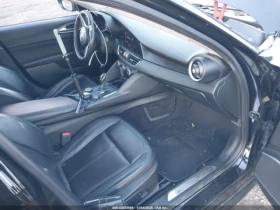 Alfa Romeo Giulia 8ZF* Кожен салон* Амбиент* Подгреви*  - 11000 € / 21514.13 лв. - 91712250 6