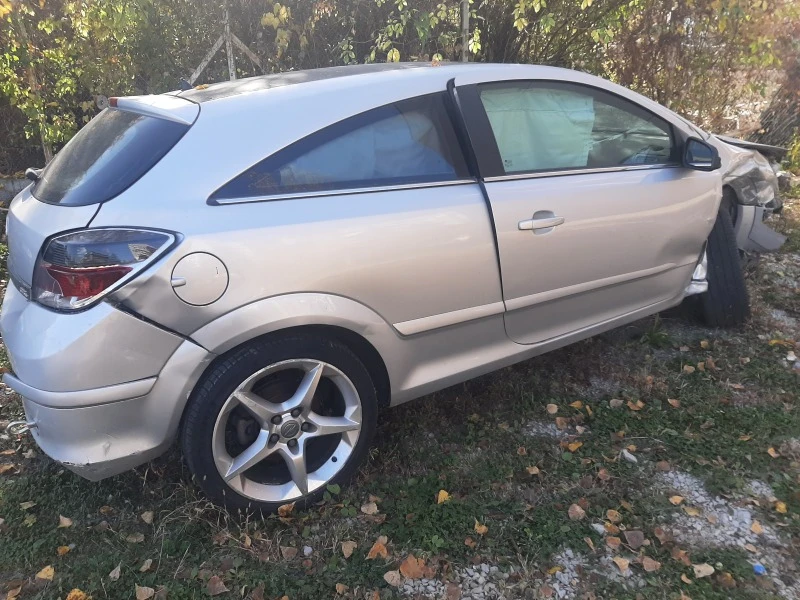 Opel Astra 1.7CDTI 6 скорости, снимка 3 - Автомобили и джипове - 38520140