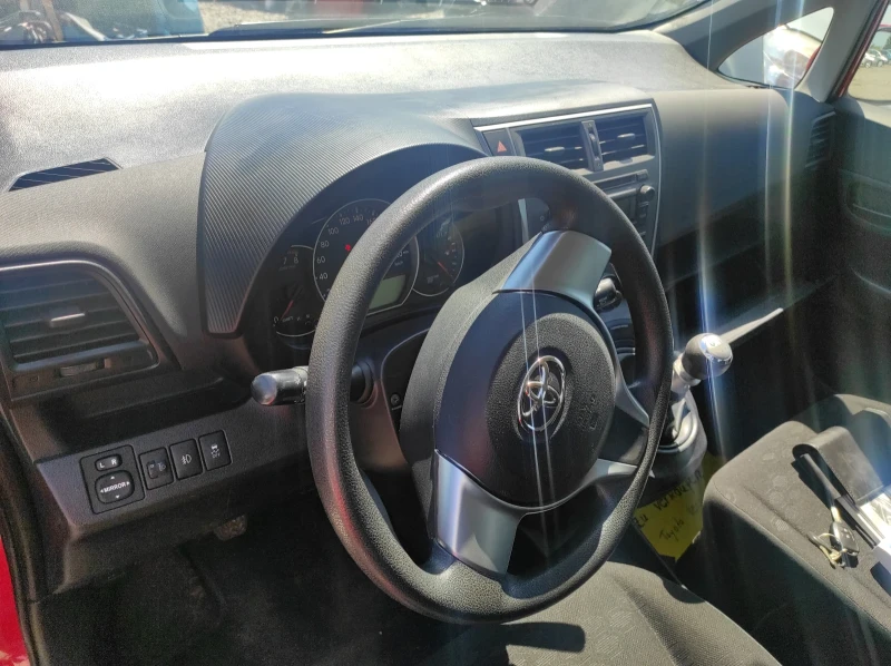 Toyota Verso S 1.3 бензин, снимка 12 - Автомобили и джипове - 48266800