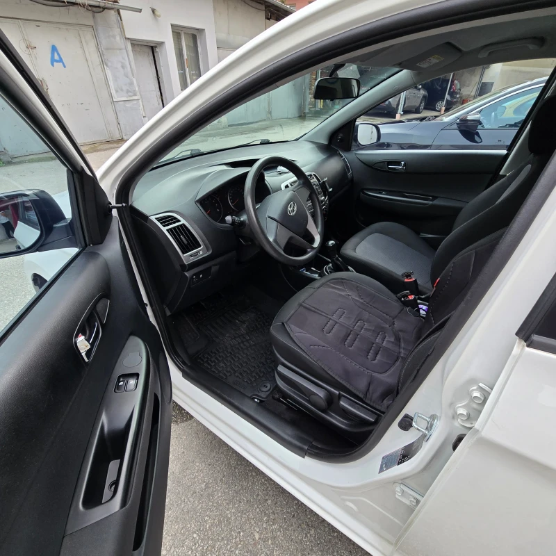 Hyundai I20 1.2 бензин, снимка 7 - Автомобили и джипове - 52346900