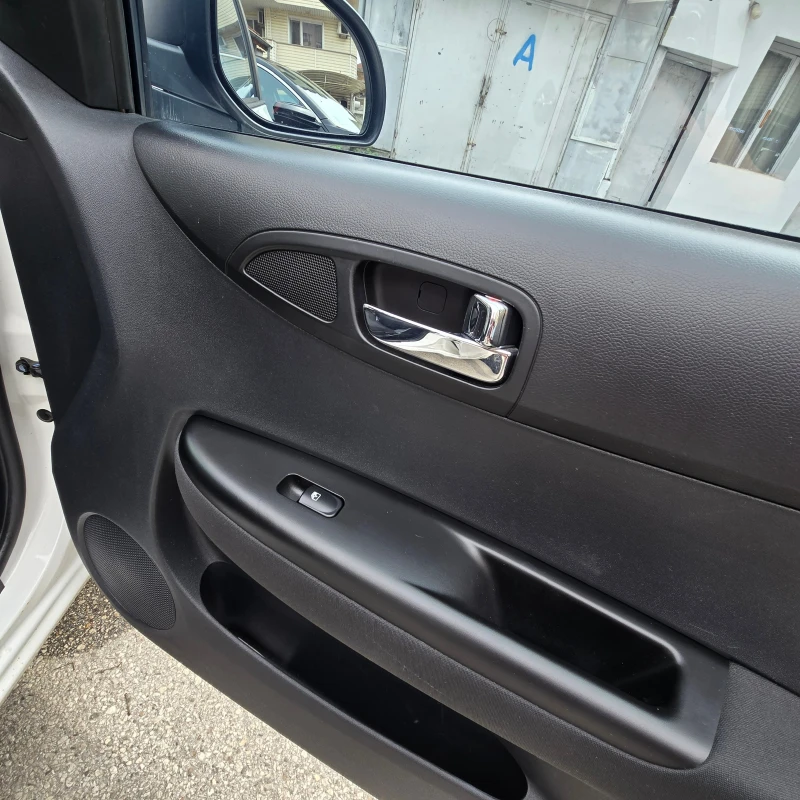 Hyundai I20 1.2 бензин, снимка 12 - Автомобили и джипове - 52346900