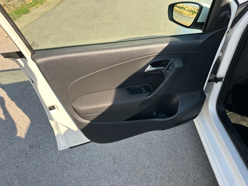 VW Polo, снимка 10 - Автомобили и джипове - 50852605