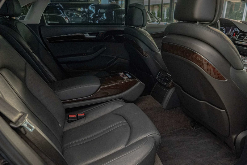 Audi A8 4.0TFSI/LONG/Bose/HuD/Обдухване/Камера, снимка 8 - Автомобили и джипове - 51372354