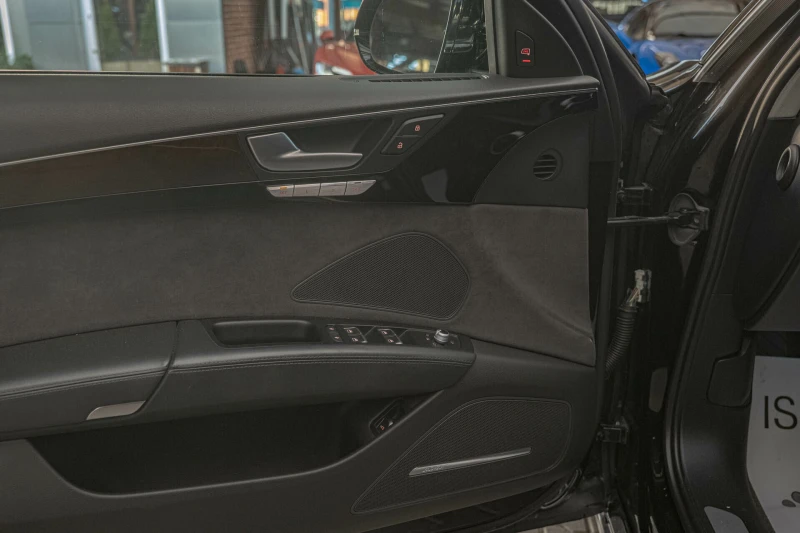 Audi A8 4.0TFSI/LONG/Bose/HuD/Обдухване/Камера, снимка 9 - Автомобили и джипове - 51372354