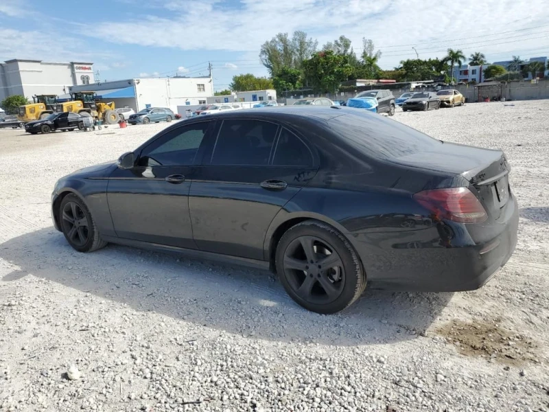 Mercedes-Benz 300 * CARFAX * ФИНАНСИРАНЕ , снимка 3 - Автомобили и джипове - 52852367