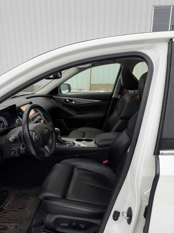 Infiniti Q50 * 3.0t * CARFAX * БЕЗ ПЪРВОНАЧАЛНА ВНОСКА, снимка 5 - Автомобили и джипове - 52990179