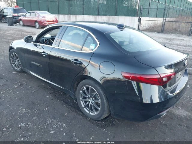 Alfa Romeo Giulia 8ZF* Кожен салон* Амбиент* Подгреви*  - изображение 4